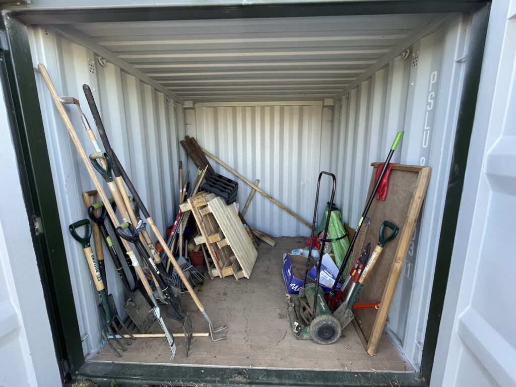 The content of the temporary container on 6 October 2022.